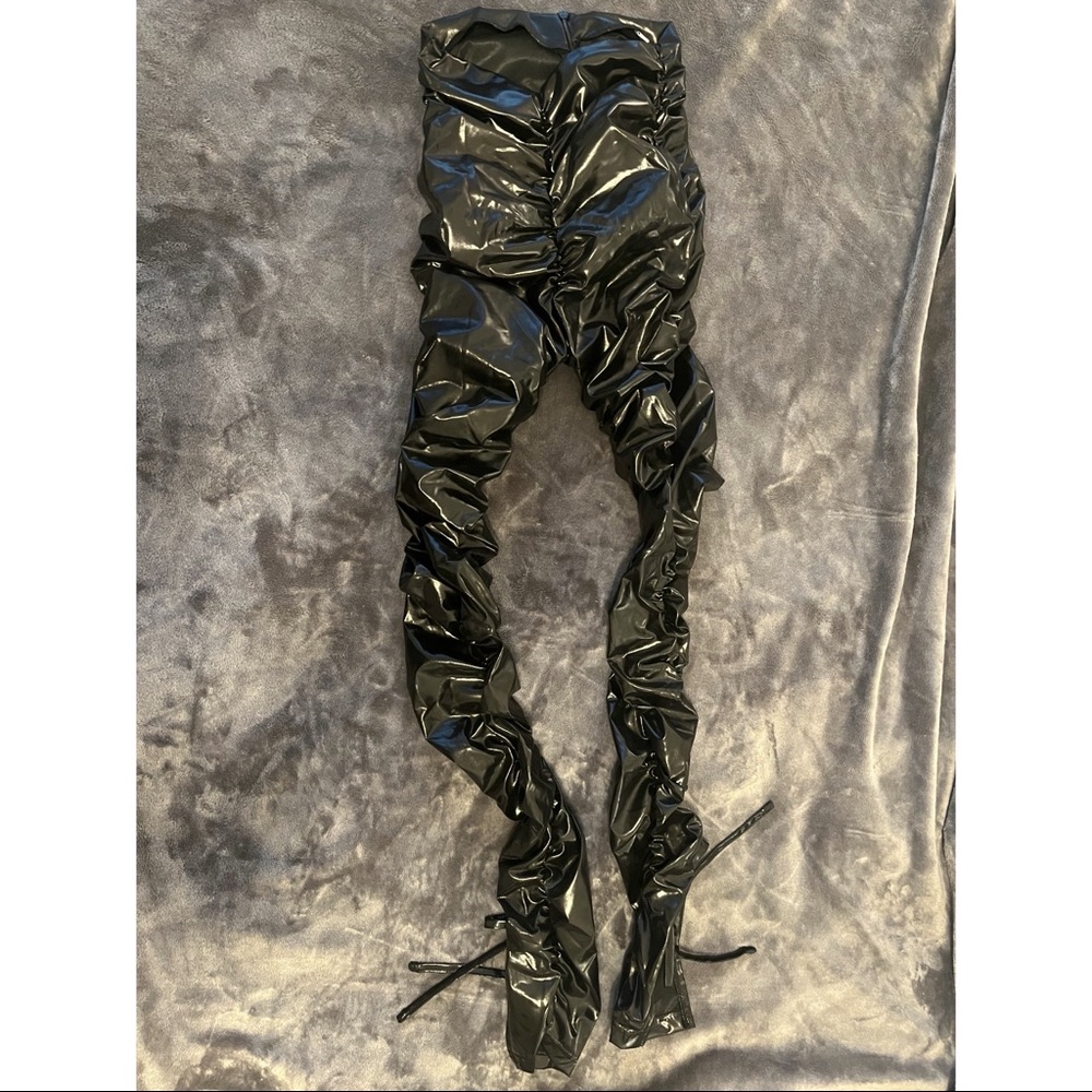 XS Black Ripple Skinny Pants With Ankle Cutout & Bow